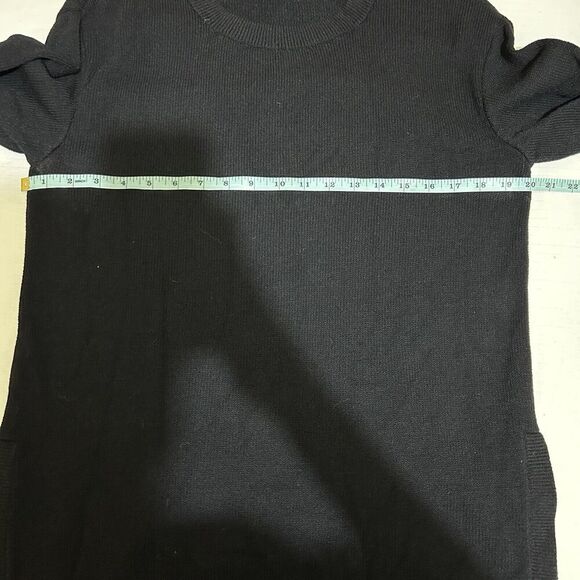 ST. JOHN BASICS Black Crew Neck 3/4 Sleeve Knit Sweater S USA Minimalist Capsule - Picture 4 of 7